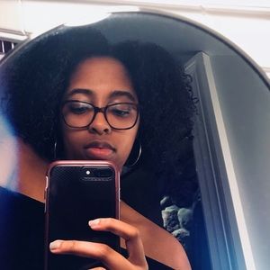 Meet your Posher, Efua